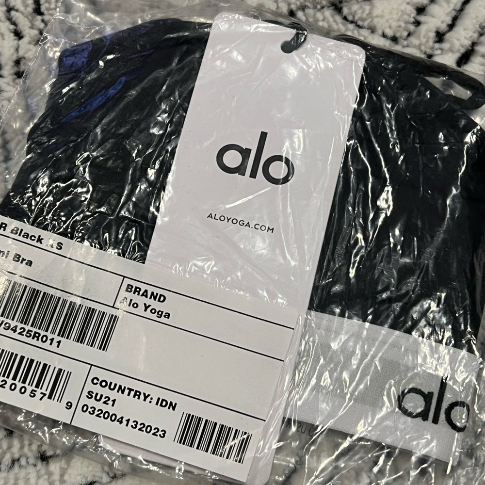 ALO Yoga Black Icon Cami Bra - Picture 5 of 6